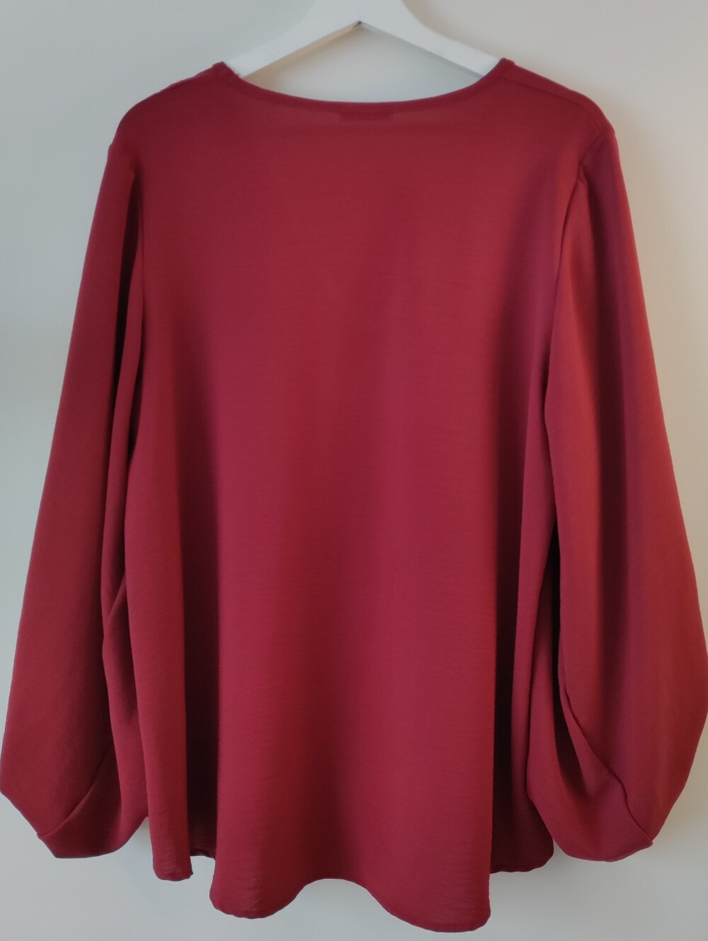 JODIFL Red V-Neck Blouse Size L - Picture 3 of 11